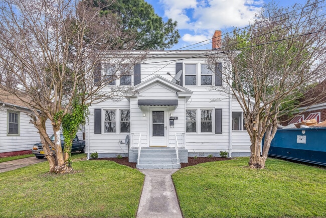 Building Photo - 629 31st St
