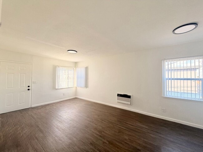 Photo - 10514 1/2 S. Vermont Ave.-