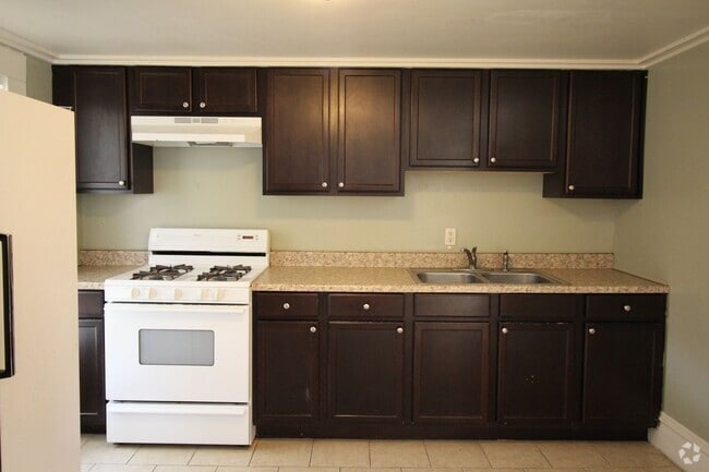 Building Photo - 3 bed -1.5 bath house near GVSU Pew Campus.