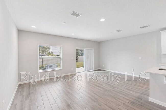 Photo - 212 Beautyberry Ln