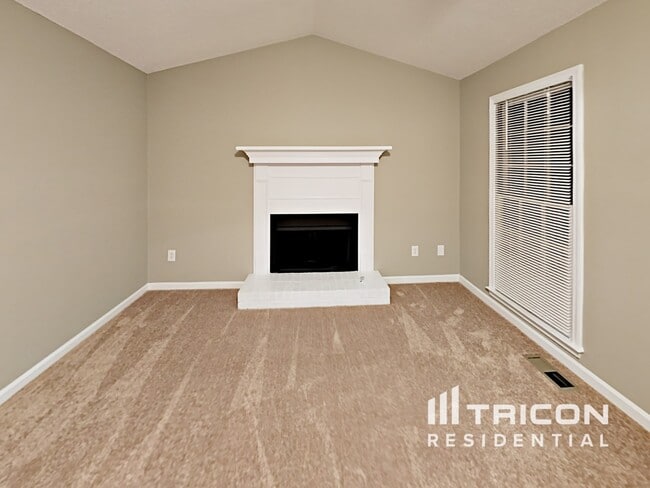 Photo - 48 Sumer Ln S