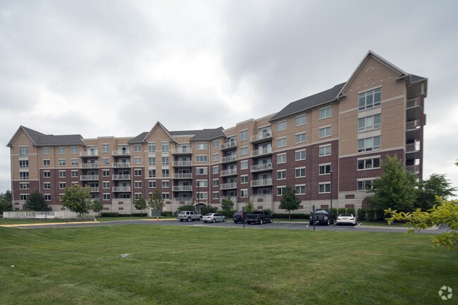 Photo - Trafalgar Square South