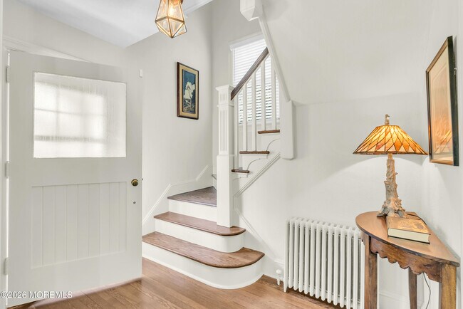 206 Monroe Ave