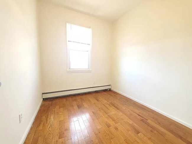 Photo - 54 Gates Ave Unit 2