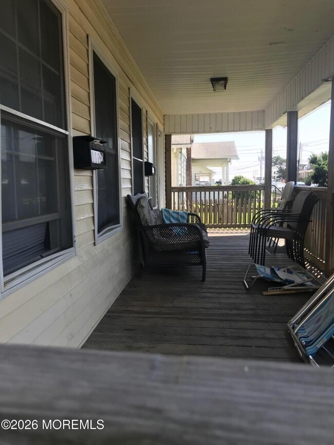 Photo - 112a 18th Ave