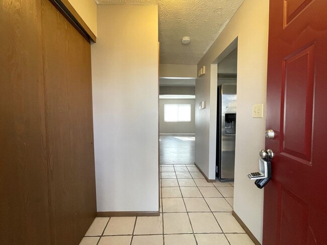 Photo - 2413 Edmonton Rd