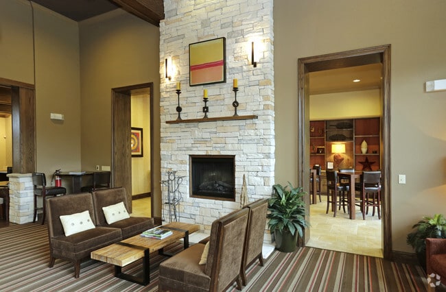 Interior Photo - Palm Valley