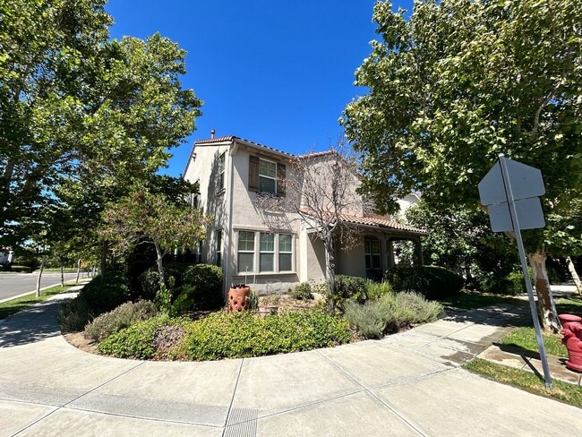 Photo - Spacious 4 Bedroom / 2.5 Bath Mountain House