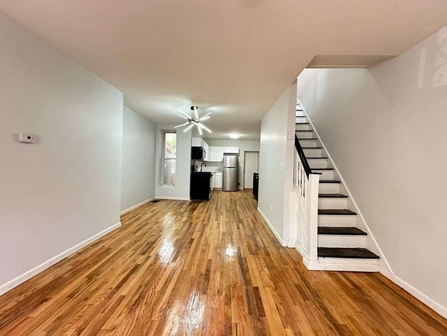 Building Photo - 5663 Matthews St Rental