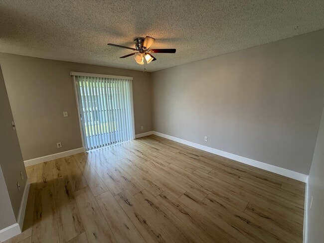 Photo - 4160 Pershing Pointe Pl