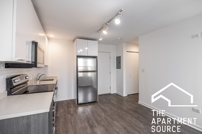 Photo - 940 W Winona St Unit 810