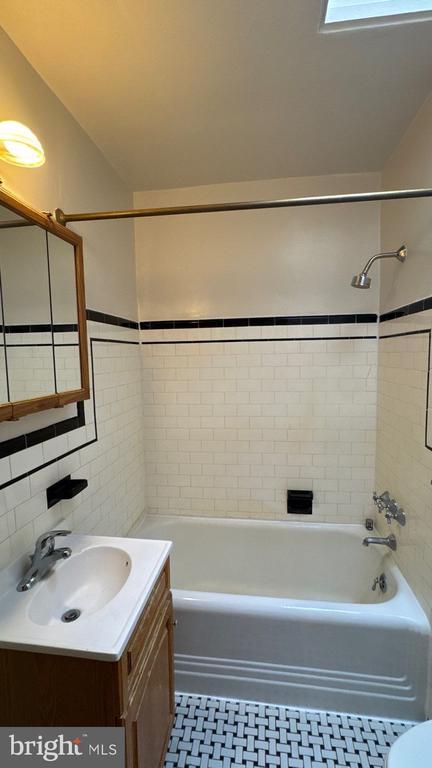 Photo - 8 Nunnery Ln