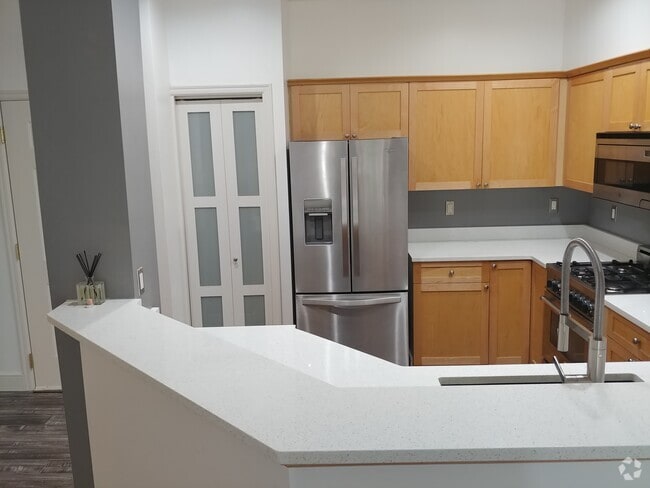 Building Photo - 9205 122nd Ct NE Unit 2 Rental