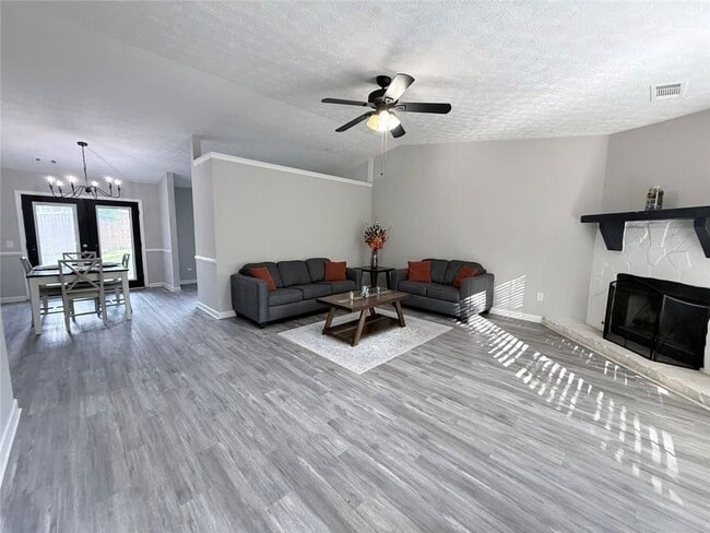 5285 Sugar Crest Dr