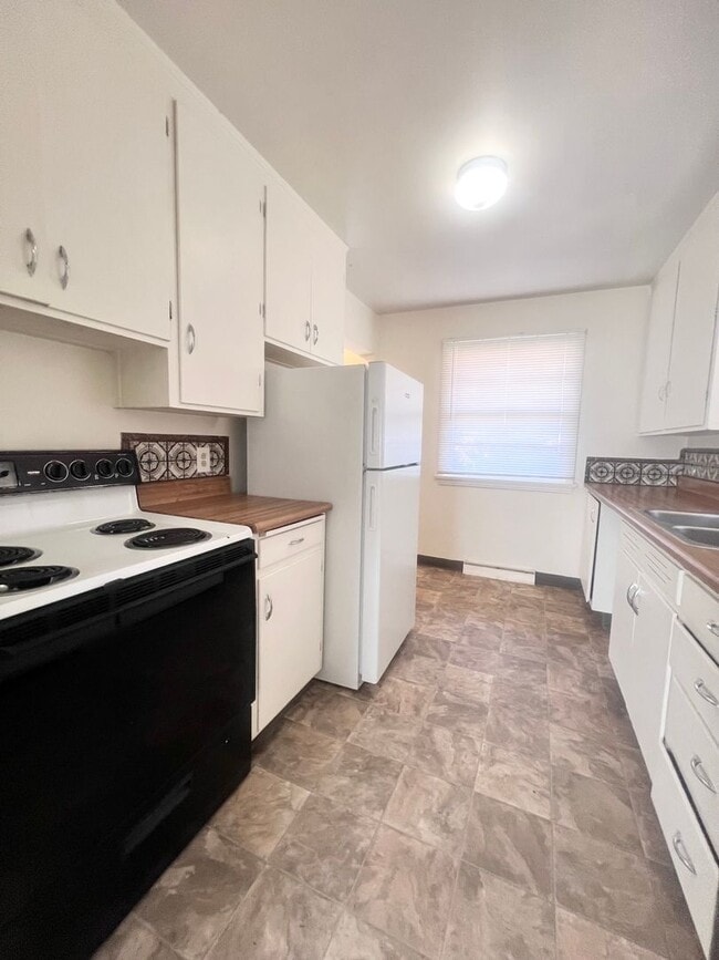 Photo - 1346-1348 Pine St Unit 1346 Pine Street