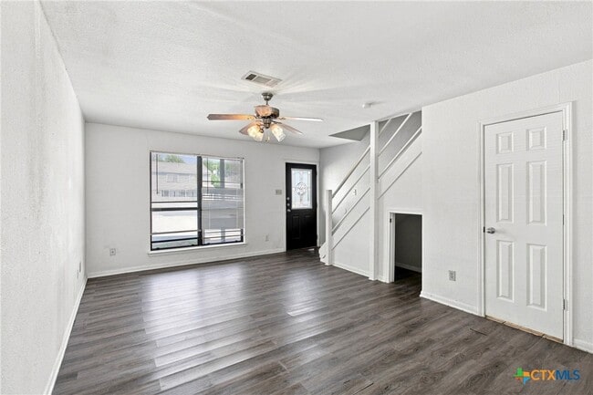 Photo - 3410 Victoria Cir