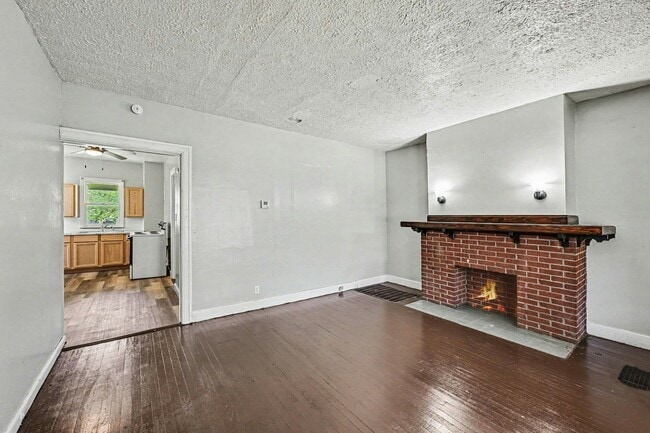 Photo - 427 Kolping Ave