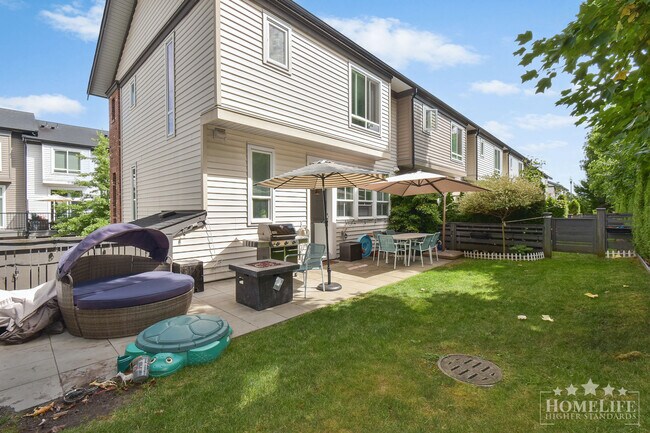 Bright & Spacious Townhome with Rare Large Yard in South Surrey