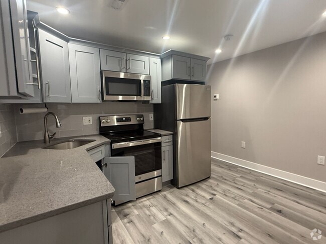 Building Photo - 1639 S 2nd St Unit 2R Rental
