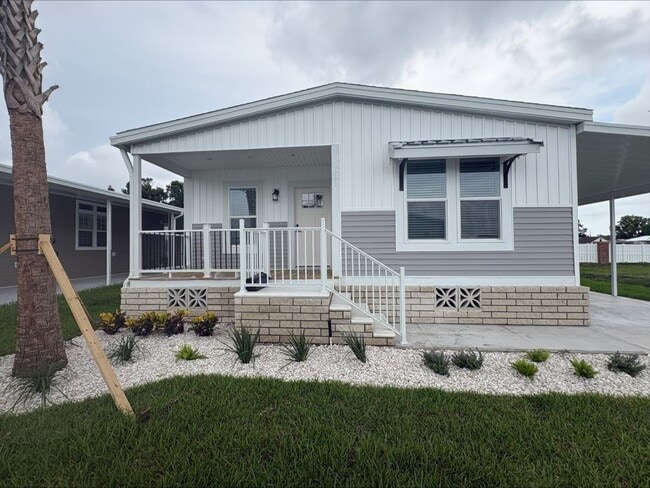 1631 Voyager Dr