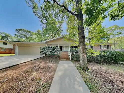 Building Photo - 5676 Crestwood Dr SW