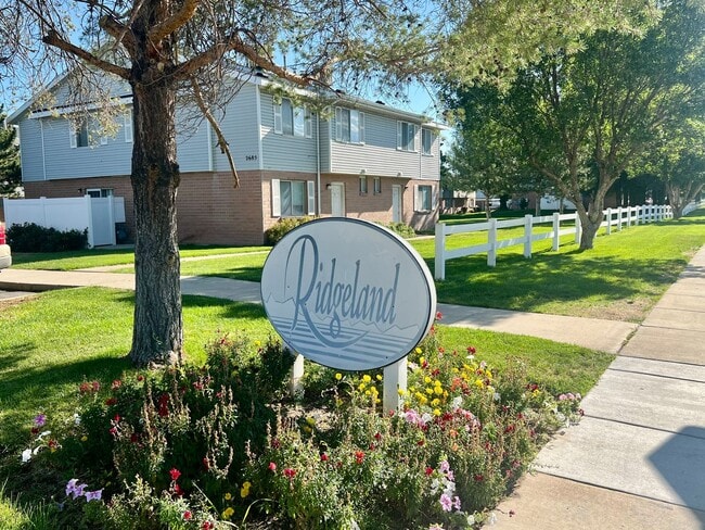 Building Photo - Cozy 3B/1 Bath Condo in West Valley Available Soon!