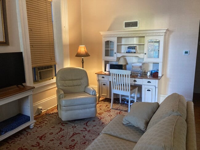 Photo - 653 Bluff St Unit 1