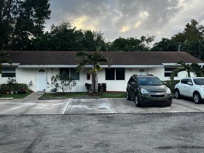 4337 Davis Rd