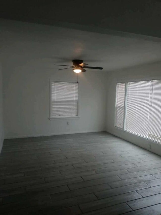 Building Photo - Welcome to 105th Homes, a thoughtfully des... Unit 1146