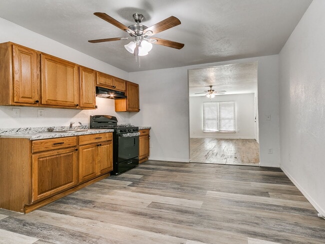 Photo - 1121 Bellevidere Dr