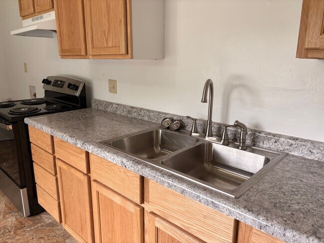 Photo - 2812 Larwill Ct