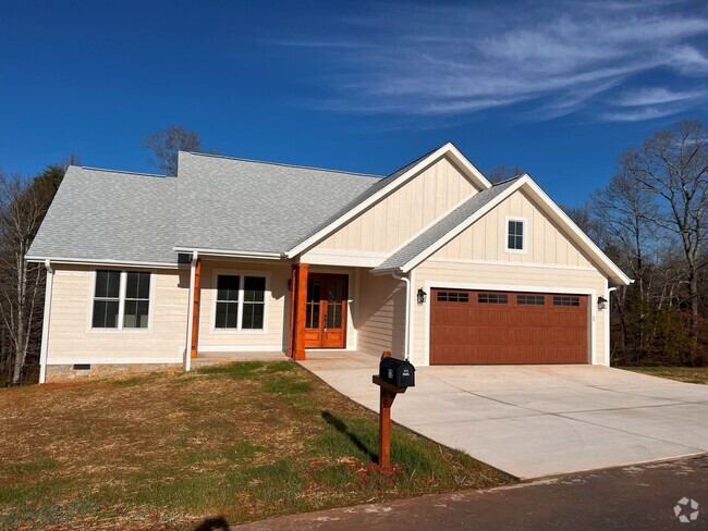 Building Photo - One level home! One year old!