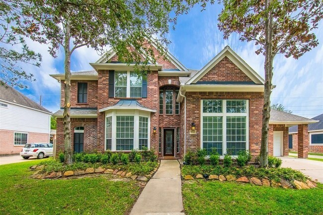 Building Photo - 2211 Merrill Hills Cir