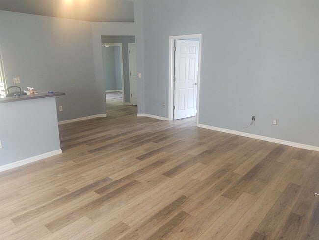 Photo - 5707 Tanagerlake Rd