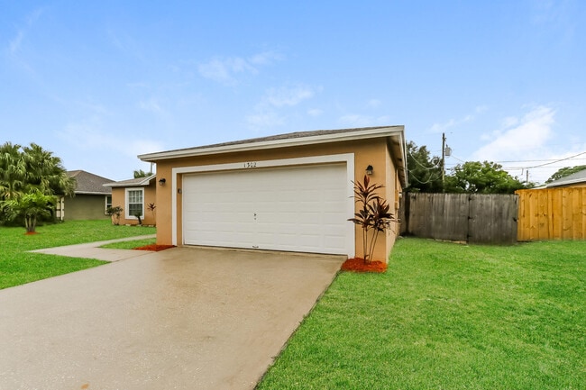 Photo - 1302 SW Amboy Ave