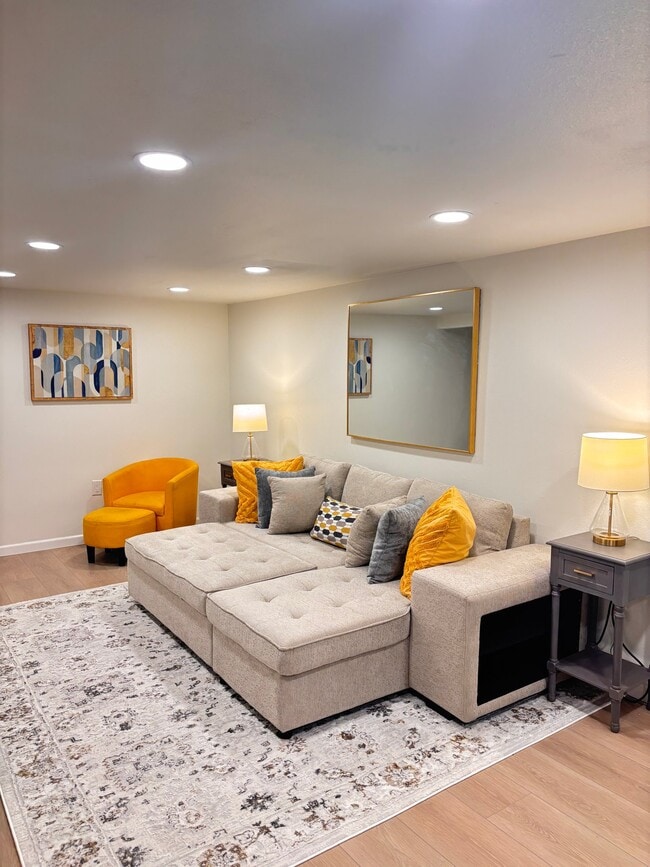 923 Pleasant Ave Unit 1