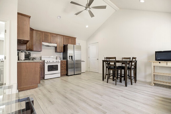 Photo - 1444 Bruce Ave