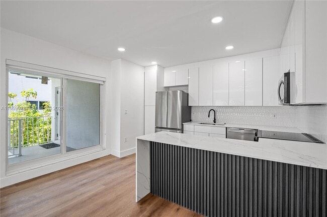 Photo - 3661 NE 170th St Unit 2