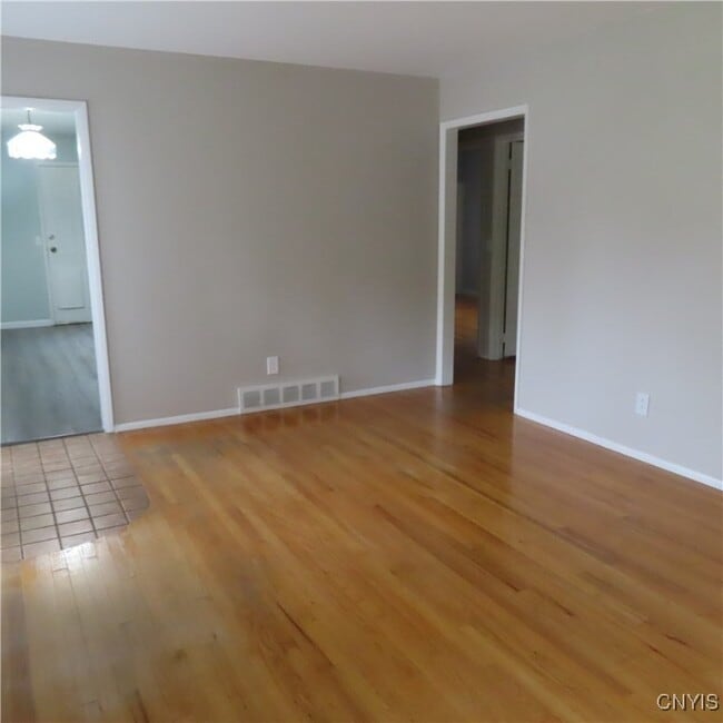 Photo - 7843 Glenwood Dr N