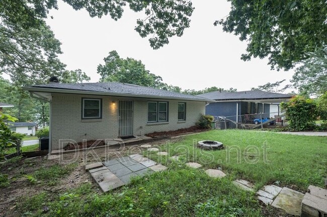 Photo - 257 Barfield Ave SW