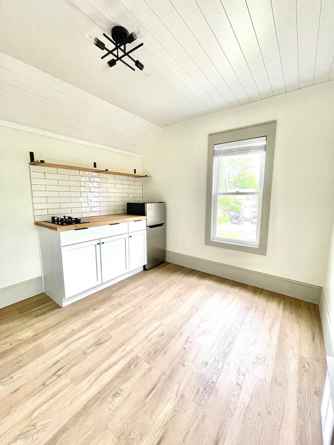 Photo - 621 Duplex Unit 3