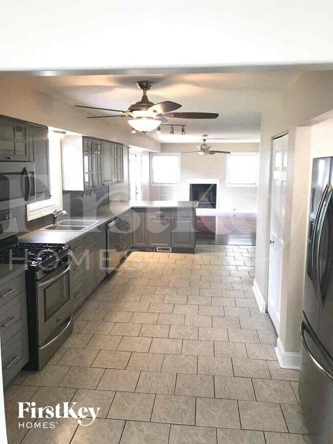 Photo - 1023 Bothwell Ct