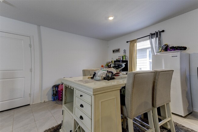 5708 Manarchos Ln