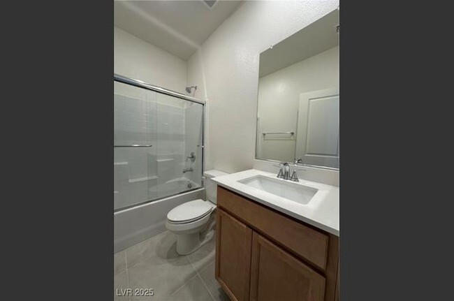 Downstairs Bathroom - 4186 Juniper Pear Ave