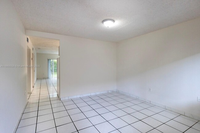 Building Photo - 11501 NW 2nd St Unit 104 Rental