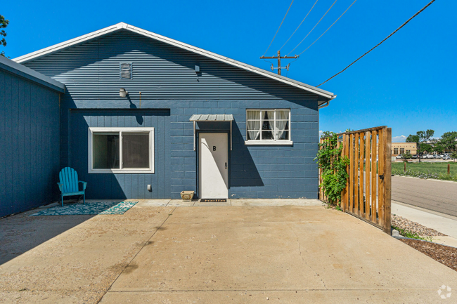 Building Photo - 4000 Main St Unit B Rental