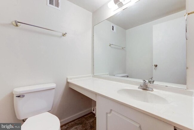 Photo - 5500 Holmes Run Pkwy Unit 601