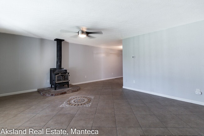 3007 W Lathrop Rd Unit 1