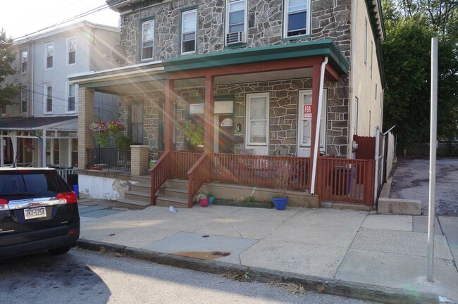 3513 Bowman St Unit 2