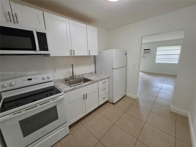 2736 NW 15th Ct Unit 2